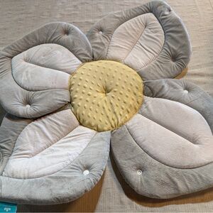 Blooming Bath Lotus in Gray and Yellow